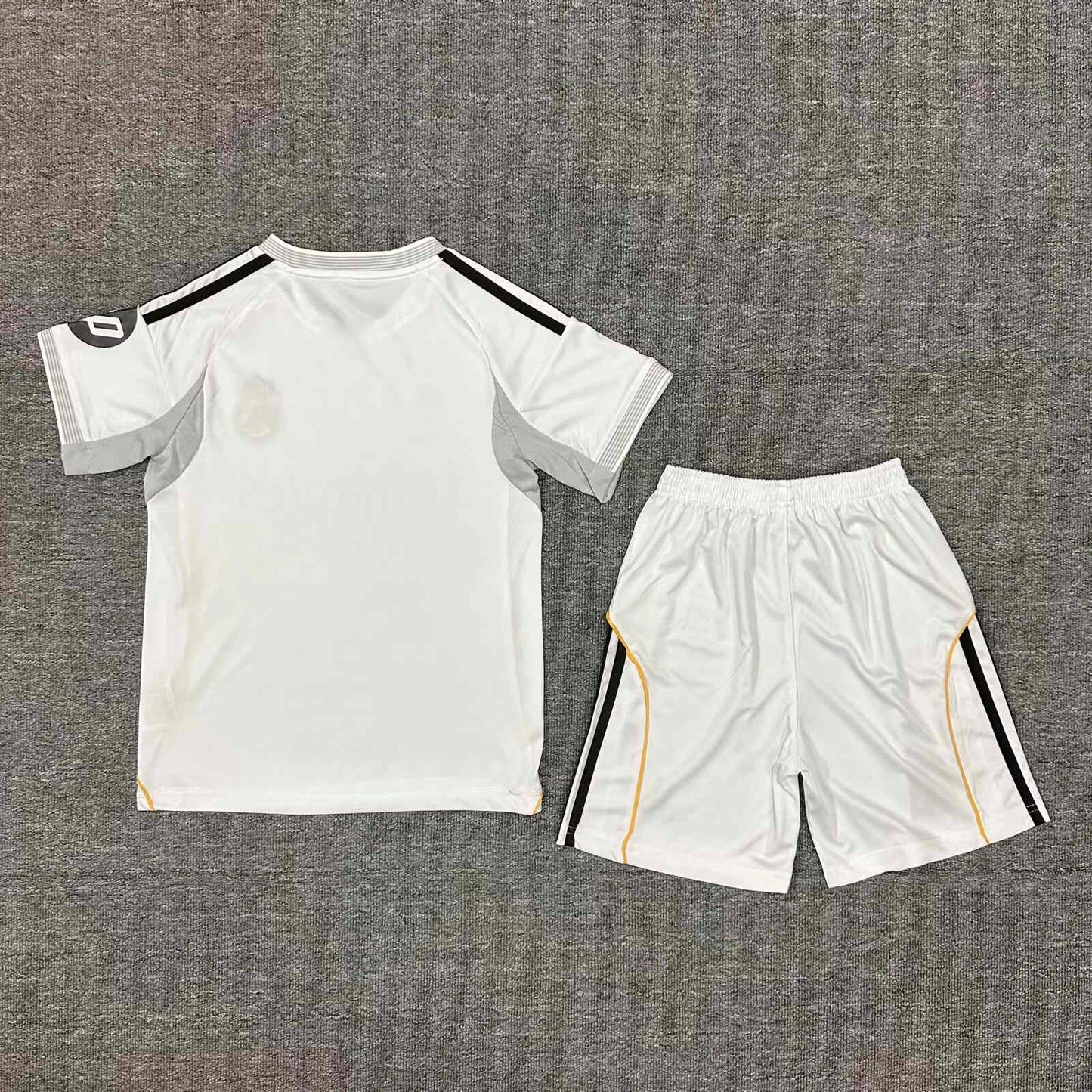 Real Madrid 25/26 Kids Kit