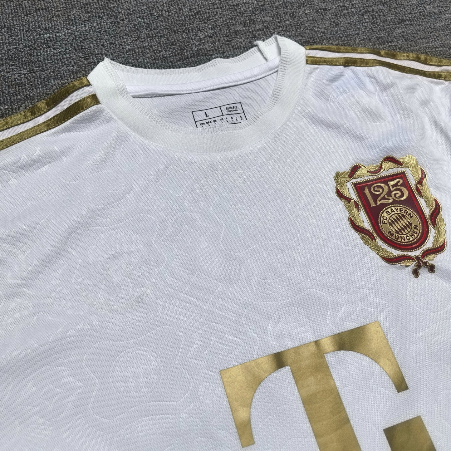 Maillot Bayern Munich Édition 125th Anniversaire 25/26